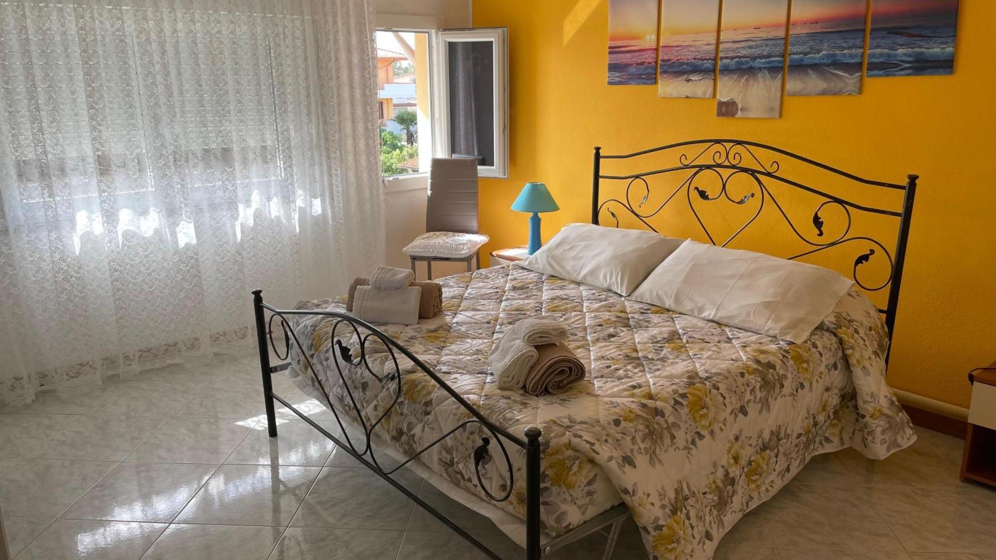 Casa Vacanze Da Roberta A Pochi Km Da Oristano Simaxis Exterior foto